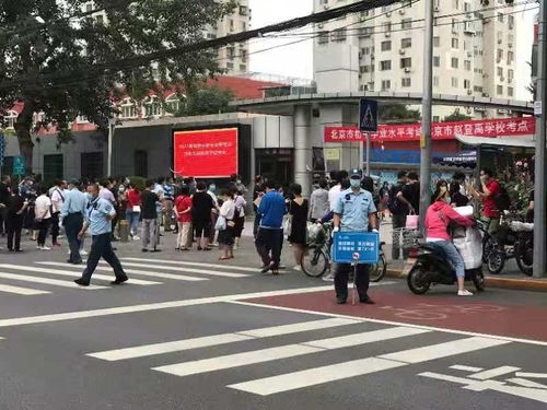 科技賦能城市管理 1100余個路側車位助力中考停車，智慧軟件精準服務
